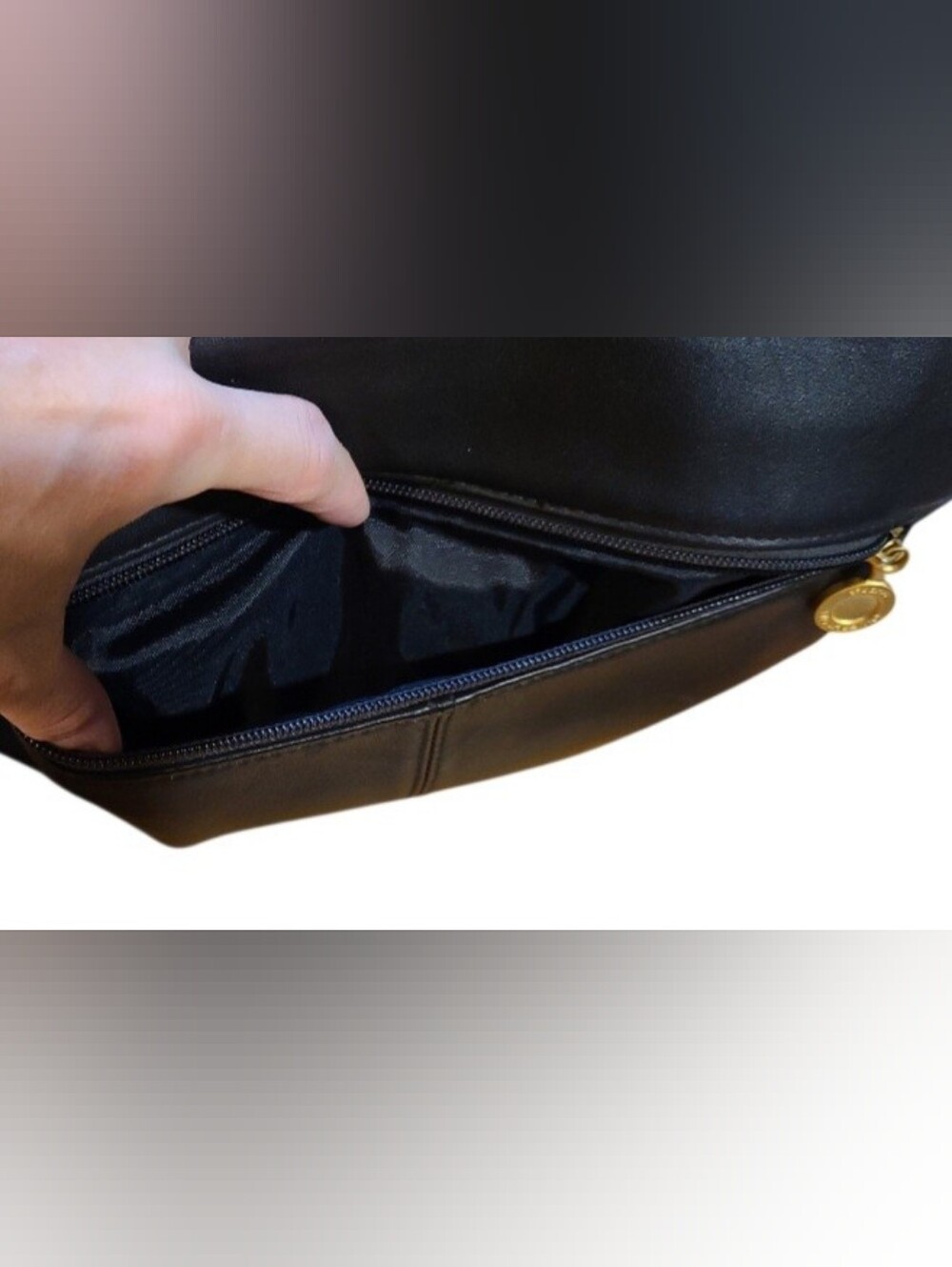 Stone Mountain Genuine Leather Black Purse - Picture 5 of 7